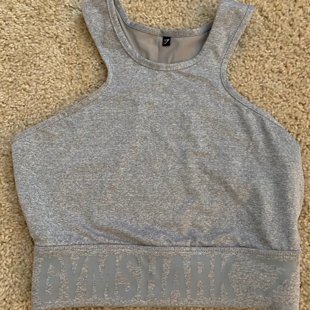 Sleeveless sports top